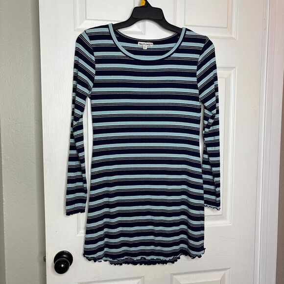 Wallflower Dresses & Skirts - Wallflower Large Navy Blue Striped Long Sleeve Ribbed Top